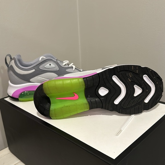 Nike Air Max - Picture 2 of 3